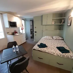 Studio équipé Métro Abbesses à Montmartre Appartement